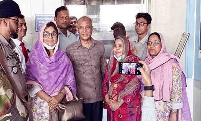 খালেদা জিয়ার খোঁজ নিতে এভারকেয়ার হাসপাতালে স্বরাষ্ট্র উপদেষ্টা