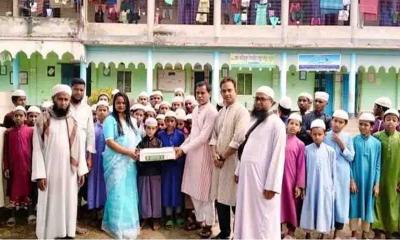 বীরগঞ্জে ৫৬ মাদ্রাসায় সরকারি খেজুর বিতরণ করা হয়েছে