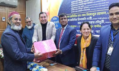 আটোয়ারী উপজেলা স্বাস্থ্য কমপ্লেক্সের ৬ কর্মীকে আবেগঘন বিদায় সংবর্ধনা