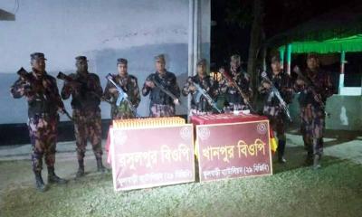ফুলবাড়ীতে ২৯ বিজিবির ঝটিকা অভিযান; বিপুল পরিমাণ মাদক উদ্ধার