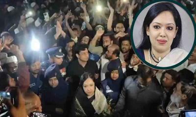 বিএনপি নেতাকর্মীদের বাধায় শ্রদ্ধা জানাতে পারলেন না রুমি