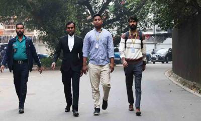 আবু সাঈদ হত্যা: ট্রাইব্যুনালে সাক্ষ্য দিতে হাসনাত আবদুল্লাহ উপস্থিত