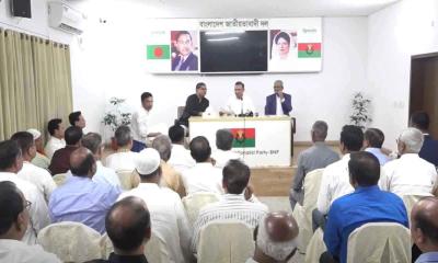 প্রধানমন্ত্রীর সঙ্গে ৪২ জেলা পরিষদ প্রশাসকের বৈঠক