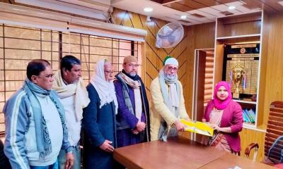 দিনাজপুর-৪ আসনে মনোনয়নপত্র দাখিল করলেন আখতারুজ্জামান মিয়া