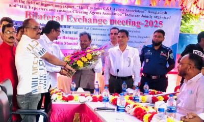 হিলি স্থলবন্দরে আমদানি-রপ্তানি বৃদ্ধিতে হাইকমিশনার মনোজ কুমারের বৈঠক
