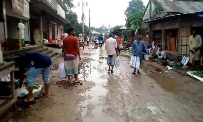 দিনাজপুরে এক বছর ধরে বন্ধ রাস্তার কাজ, জনদুর্ভোগ চরমে