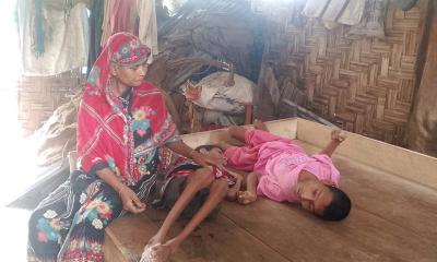 দুই প্রতিবন্ধী ছেলে নিয়ে অসহায় দম্পতি
