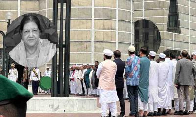সংসদের দক্ষিণ প্লাজায় স্পিকারের স্ত্রী দিলারা হাফিজের জানাজা সম্পন্ন