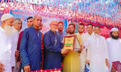বীরগঞ্জে মাদরাসার অভিভাবক সমাবেশ ও পুরস্কার বিতরণ