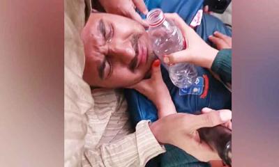 ঢাবিতে ৭২ ঘণ্টা পর অনশন ভাঙলেন শিক্ষার্থীরা