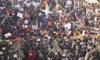 দিল্লিতে বাংলাদেশ হাইকমিশনের সামনে ব্যাপক বিক্ষোভ, ব্যারিকেড ভাঙার চেষ্টা