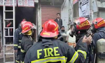 কেরানীগঞ্জে আগুন লাগা ভবন থেকে জীবিত উদ্ধার ৪২
