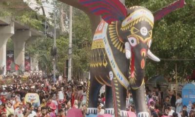 ১৪৩৩ বরণে ঢাবিতে বৈশাখী শোভাযাত্রা, চারুকলায় মানুষের ঢল