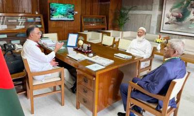 প্রধানমন্ত্রীর সঙ্গে বিরোধীদলীয় নেতার সৌজন্য সাক্ষাৎ