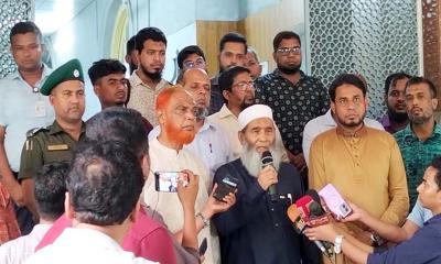 নুরকে দেখতে হাসপাতালে জামায়াত নেতা মুজিবুর