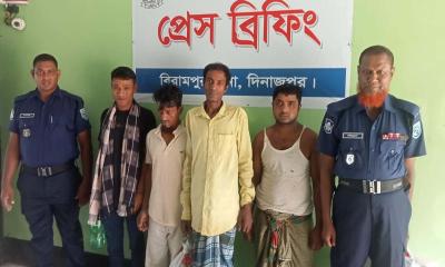 বিরামপুরে পৃথক অভিযানে ৪ মাদক ব্যবসায়ী আটক, ইয়াবা উদ্ধার