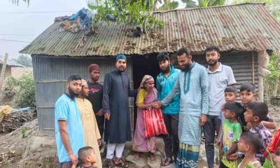 অসহায় ও দরিদ্রদের মাঝে মানবকল্যাণ যুব ফাউন্ডেশনের ঈদ সামগ্রী বিতরণ