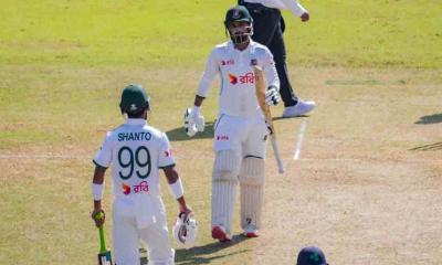 বাংলাদেশের ইনিংস ঘোষণা, লিড ৩০১