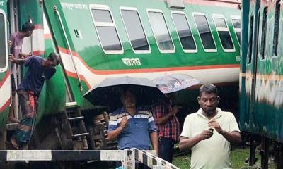 লালমনিরহাটে দুই ট্রেনের মুখোমুখি সংঘর্ষ