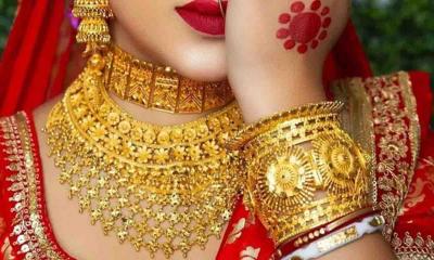 দেশে সোনার দাম আরও কমলো, নতুন ভরি কত?