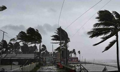 রাজধানীসহ ১৫ জেলায় ৮০ কিমি বেগে ঝড়ের পূর্বাভাস