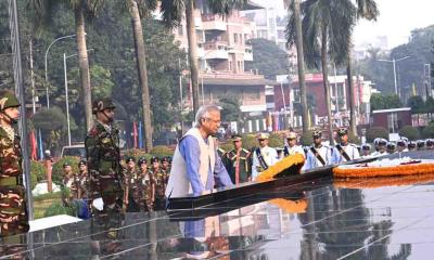 শিখা অনির্বাণে রাষ্ট্রপতি ও প্রধান উপদেষ্টার শ্রদ্ধা