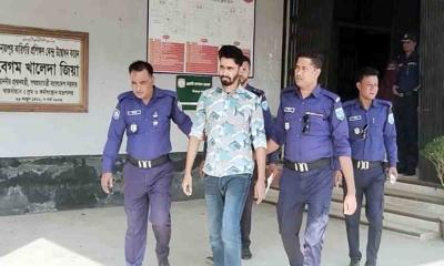দিনাজপুরে খাদ্য অধিদপ্তরের পরীক্ষায় প্রক্সি দিতে এসে যুবক গ্রেফতার