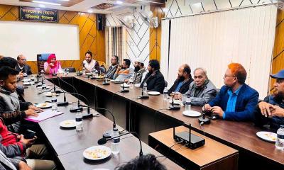 চিরিরবন্দরে নির্বাচন ও সড়ক নিরাপত্তা নিয়ে প্রশাসনের মতবিনিময়