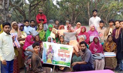দিনাজপুরের কসবায় শীতার্তদের পাশে ‘নব জাগরণ যুব সংগঠন’