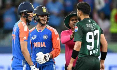 মাঠে মহাযুদ্ধ, পেছনে রাজনৈতিক উত্তাপ: আজ ভারত-পাকিস্তান লড়াই