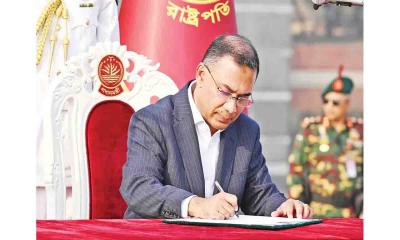 তারেক রহমানের নেতৃত্বে বাংলাদেশে নতুন গণতান্ত্রিক অভিযাত্রা