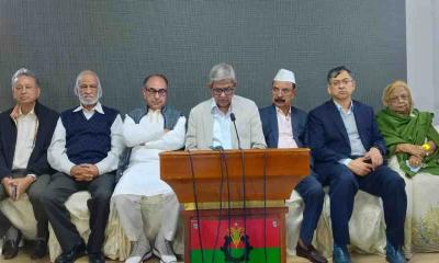 চলমান হামলার ঘটনায় নির্বাচনকে অনিশ্চিত করার ষড়যন্ত্র বলছে বিএনপি