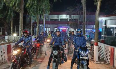ঘোড়াঘাটে নির্বাচনী নিরাপত্তা জোরদার: রাজপথে পুলিশের বিশেষ টহল
