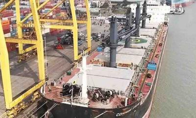 চট্টগ্রাম বন্দরে ১৬টি জ্বালানি জাহাজ, আসছে আরও ৩টি