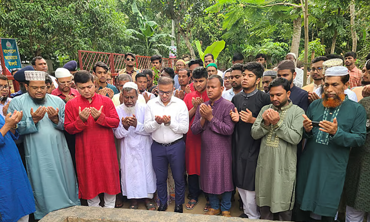 আবু সাঈদের কবর জিয়ারতের মধ্য দিয়ে ‘জুলাই শহীদ দিবস’ কর্মসূচির শুরু