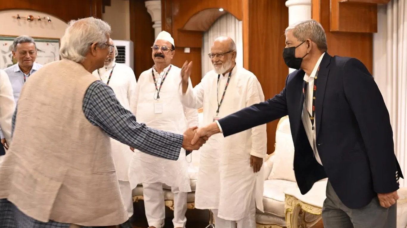 নির্বাচন নিয়ে প্রধান উপদেষ্টার আশ্বাসে আশাবাদী ফখরুল