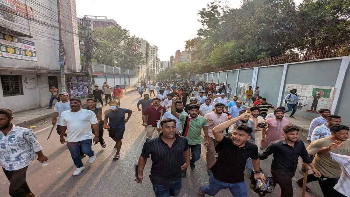 চট্টগ্রামে ছাত্রদল-শিবির সংঘর্ষ, এক কর্মীর পা বিচ্ছিন্ন