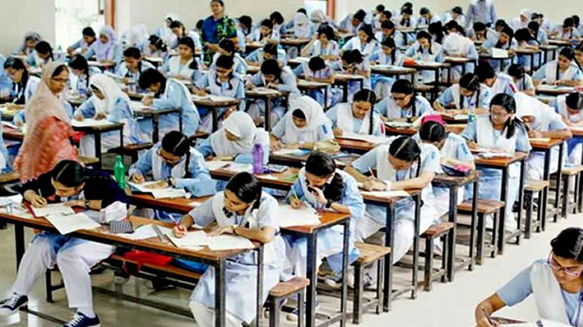 সারাদেশে একযোগে শুরু হলো ২০২৬ সালের এসএসসি পরীক্ষা