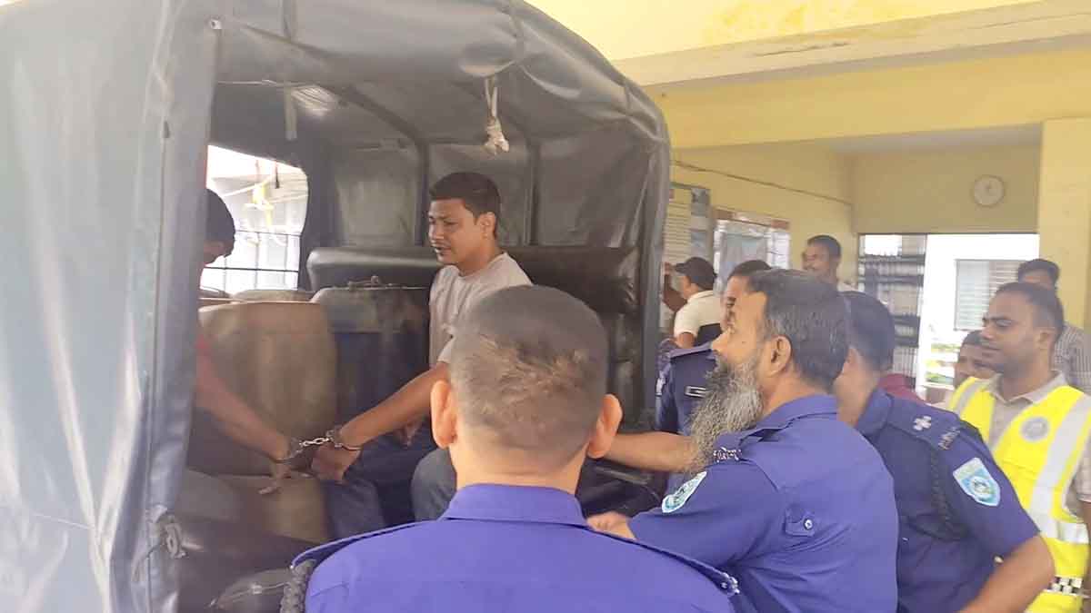 ঠাকুরগাঁওয়ে পেট্রলের অবৈধ কারবার, ২০০ লিটারসহ আটক ২