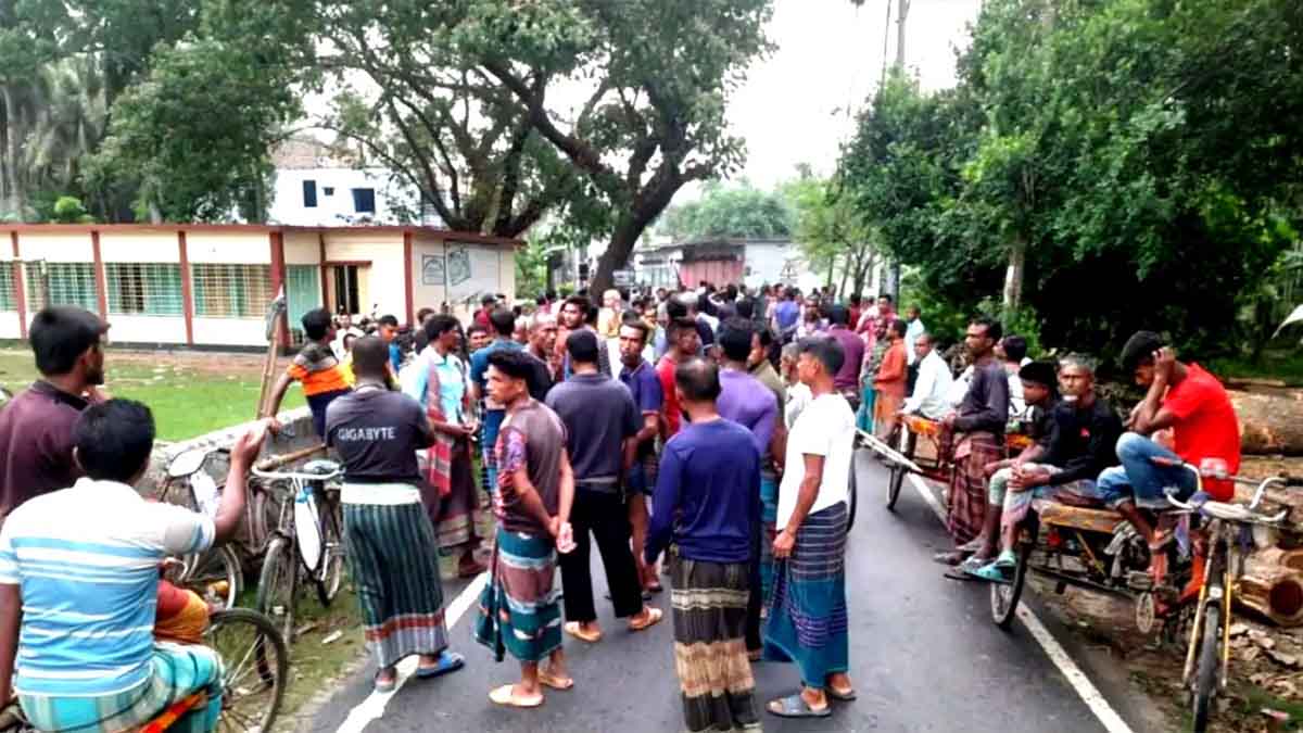 দেড় মণ ধানের মজুরিতে মিলছে এক শ্রমিক