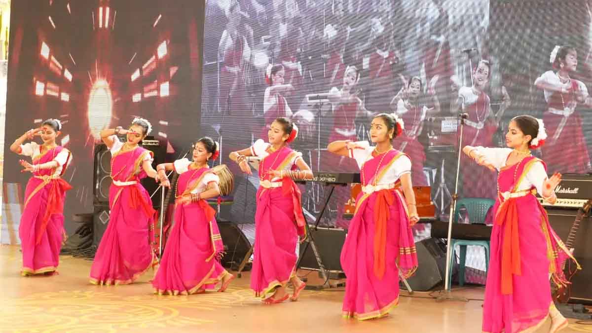 আহসান মঞ্জিলে ডিএসসিসির বর্ণাঢ্য বর্ষবরণ উদযাপিত