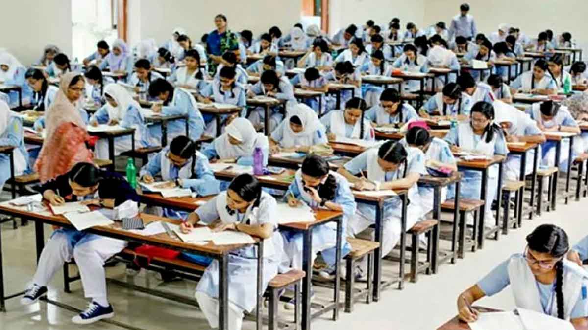 এসএসসি পরীক্ষার্থীদের সাড়ে ৮টায় কেন্দ্রে প্রবেশের নির্দেশ