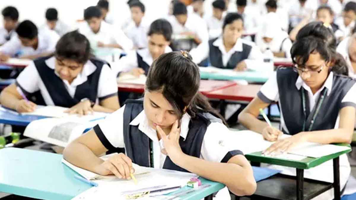 এসএসসিতে বহিষ্কার বা পরীক্ষা বাতিল হতে পারে যে কারণে