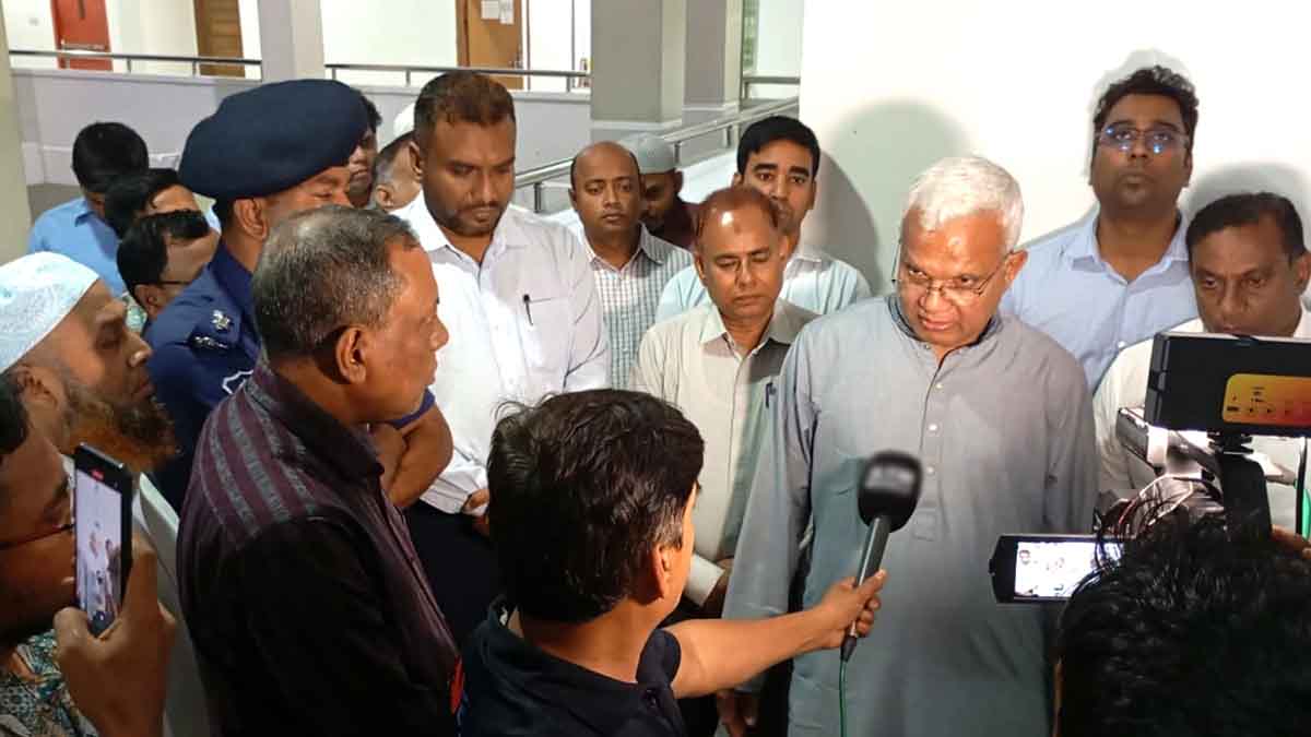 দিনাজপুর সমাজসেবা কমপ্লেক্স ভবন পরিদর্শনে সমাজকল্যাণ মন্ত্রী