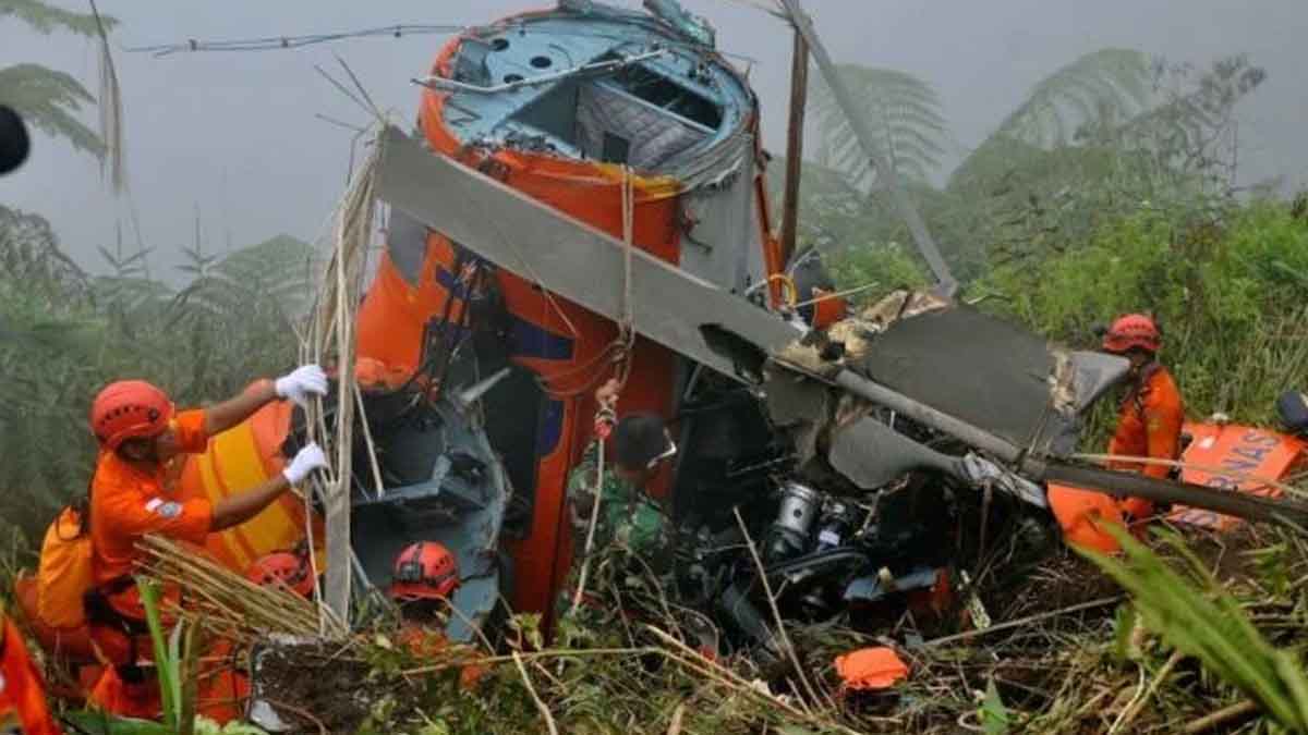 ইন্দোনেশিয়ায় যাত্রীবাহী হেলিকপ্টার বিধ্বস্ত, নিহত সবাই