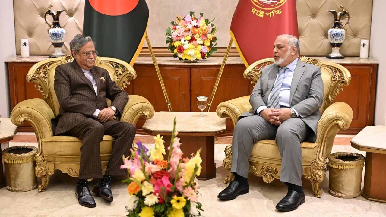 রাষ্ট্রপতির সঙ্গে প্রধান বিচারপতির সাক্ষাৎ, কী আলোচনা হলো?