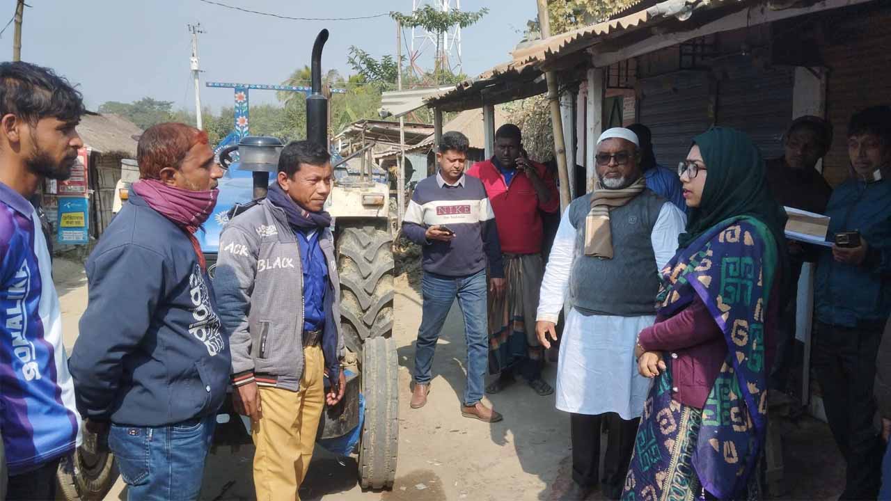 চিরিরবন্দরে অবৈধ ট্রাক্টর বন্ধে অনড় প্রশাসন