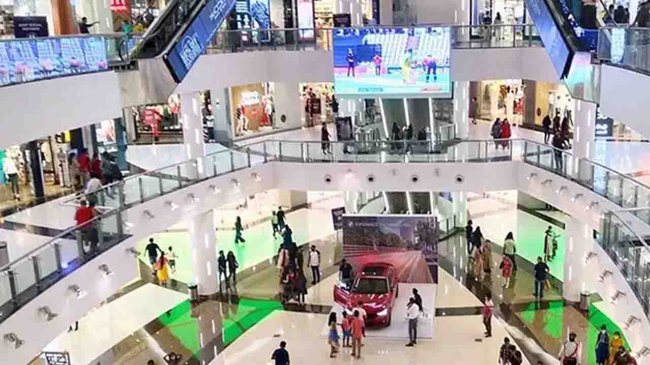 আজ থেকে চারদিন সরকারি ছুটি, দুদিন বন্ধ দোকান-শপিং মল
