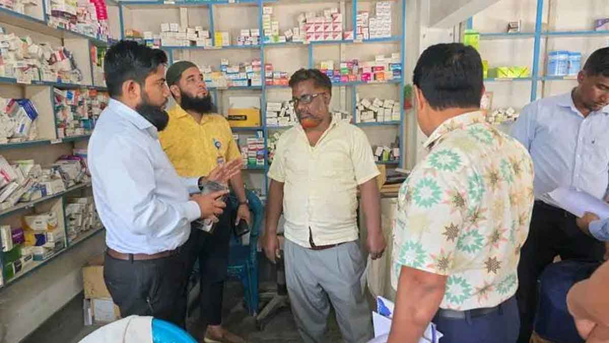 কাহারোলে ফার্মেসী সহ একাধিক ফাস্ট ফুডের দোকানে অভিযান ও জরিমানা