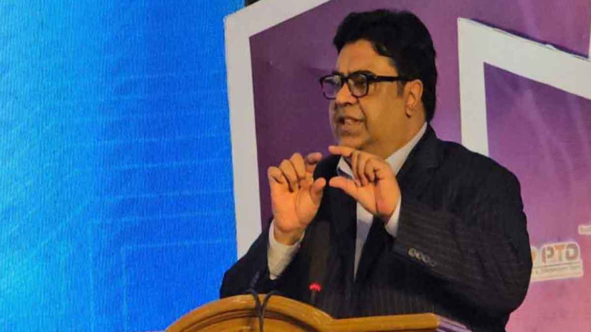 স্মার্টফোনের ন্যূনতম দাম ২৫০০ টাকার মধ্যে আনতে চায় সরকার: প্রধানমন্ত্রীর উপদেষ্টা
